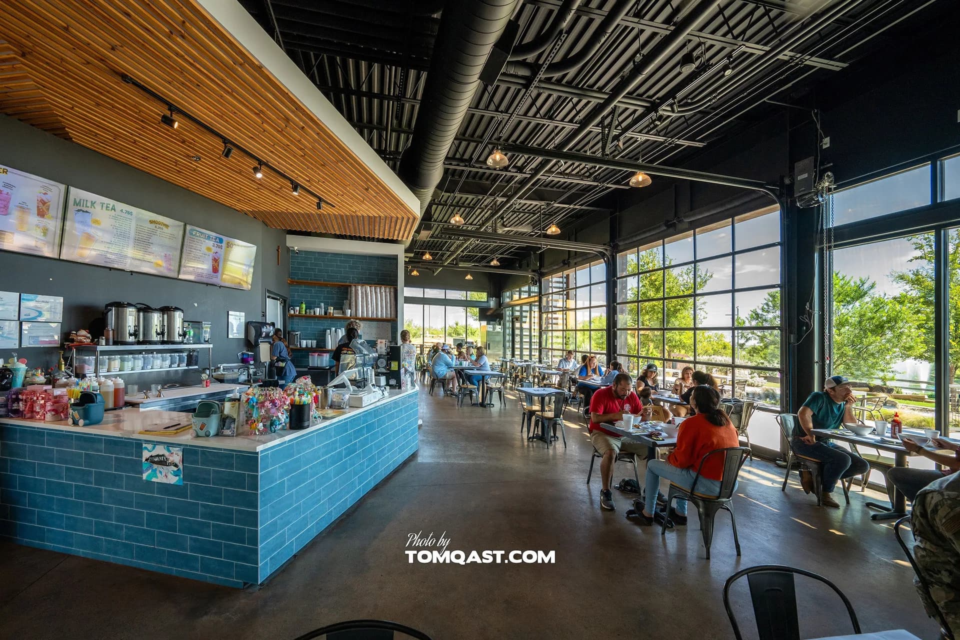 Phoenix Pho service counter and dining area